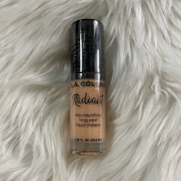 Women's Liquid Foundation Light Tan NWT - Picture 2 of 6